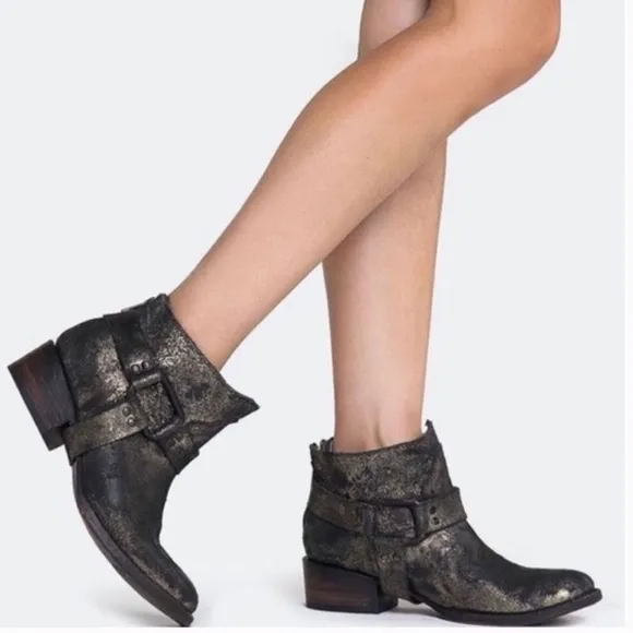 Freebird by Steven | Women’s grey leather Phlow back zip ankle boot, size 7.5