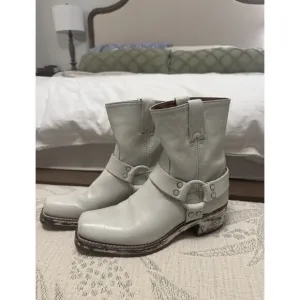 FRYE BEST WHITE BOOTS FOR WOMEN SIZE 9 LEATHER
