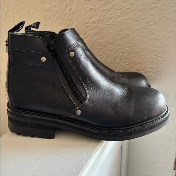 Frye Men’s Commando Zip Boots Size 10.5 Black Leather