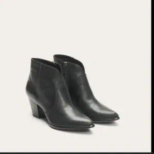 Frye NEW boots
