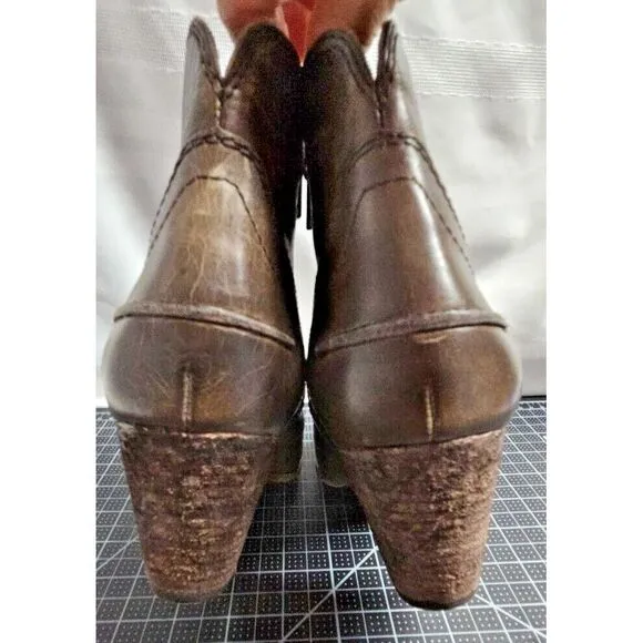 Frye Renee Seam zipper women Slate western leather ankle boots Sz 8.5‎ brown
