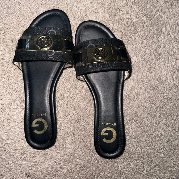 G by GUESS WOMEN’S SANDAL size 8M