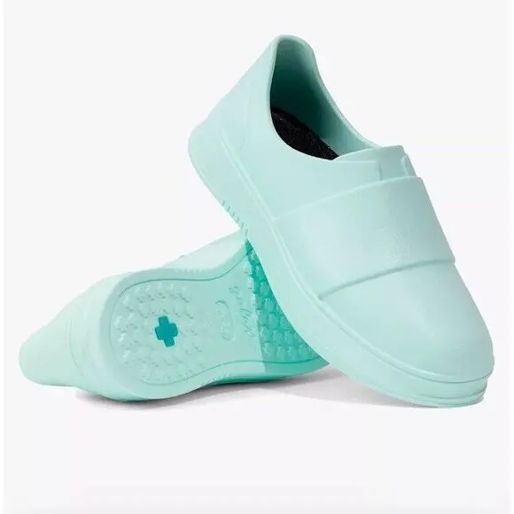Gales Frontline Nurse Shoes Footwear Women's Size 7 Mint Teal‎ Pull On Non-Slip