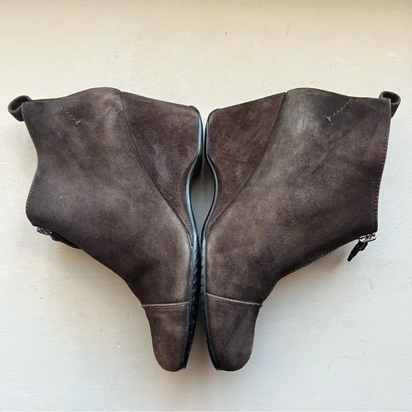 Gentle Souls Ridgual Coffee Brown Front Zip Wedge Heel Suede Boots Women's 6.5