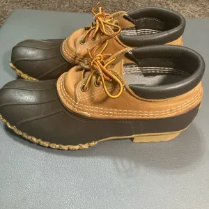 Gently used-Men’s Bean boots- gum shoe -size 8