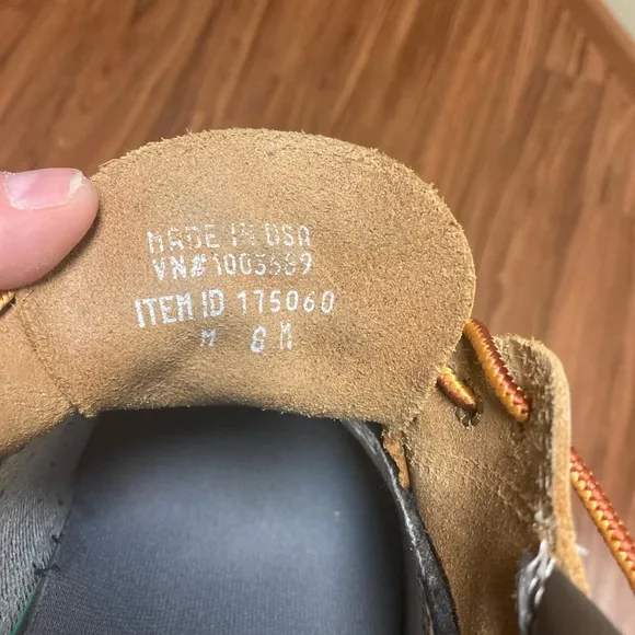 Gently used-Men’s Bean boots- gum shoe -size 8