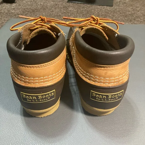 Gently used-Men’s Bean boots- gum shoe -size 8