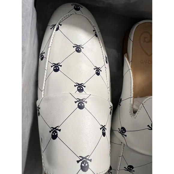 G/Fore Killer Skull &amp; Ts Mules - Snow Leather Womens