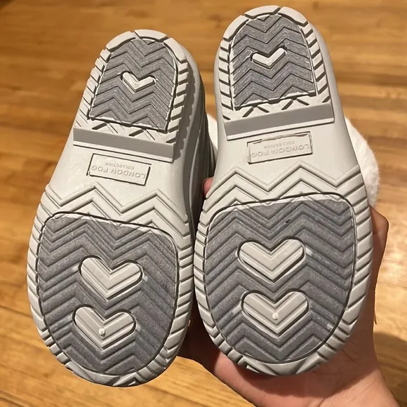 Girl's London Fog Winter Silver Snow Boots Size 9