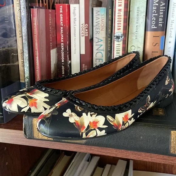 Givenchy Ninni Magnolia Print Ballet Flat Black Pattern Women's Size 37 | US 7