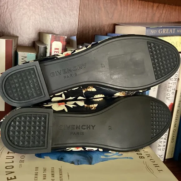 Givenchy Ninni Magnolia Print Ballet Flat Black Pattern Women's Size 37 | US 7