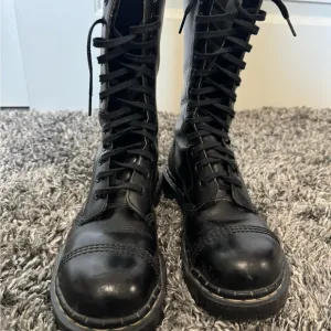 GripFast 14 eye steel toe boots size 5 men’s