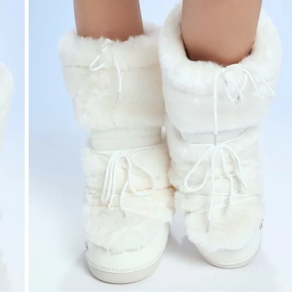 Hello Kitty Snow Boots Forever 21 NEW