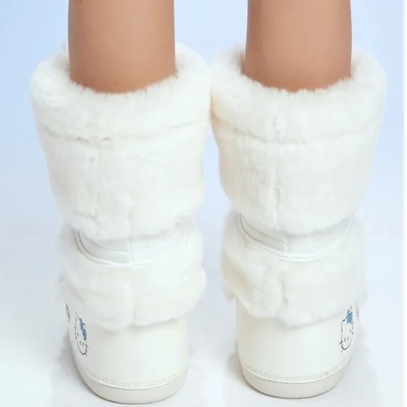 Hello Kitty Snow Boots Forever 21 NEW