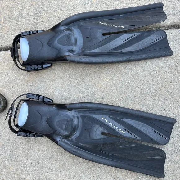 Henderson men’s Scuba Wetsuit, Fins, Boots and Snorkel with mask