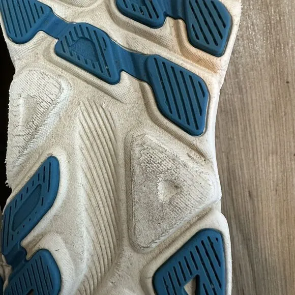 Hoka One One Shoes Youth US 3.5MD Evening Primrose Vibrant Clifton 9 1131170EPVO