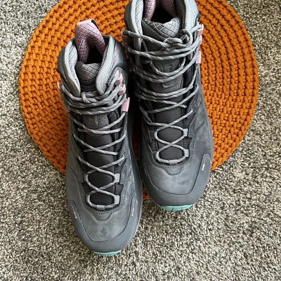 HOKA WOMEN'S KAHA 2 GTX Hiking Boot