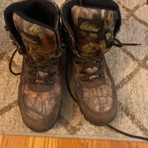 Hunting boots men’s size 8.5