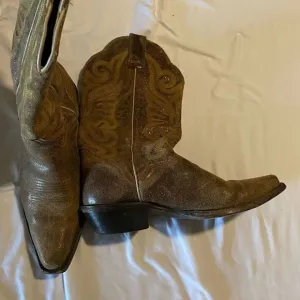 JB Dillon Women’s Boots Size 8