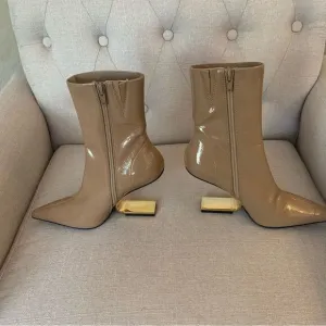 Jeffrey Campbell Compass Tan Patent and Gold Heel Pointed Toe Boots Size 5