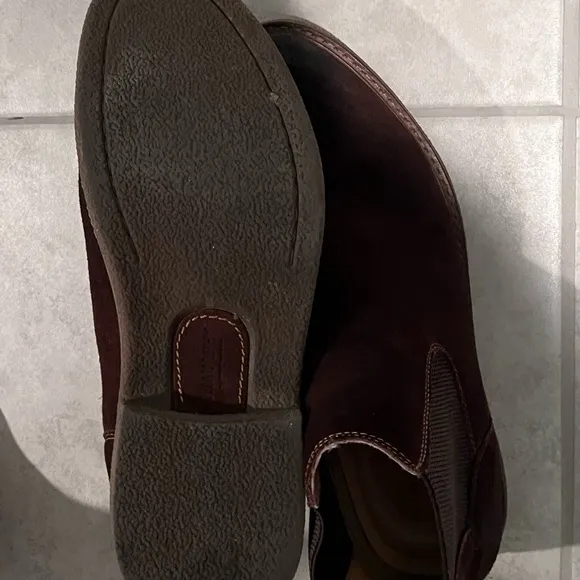 Johnston &amp; Murphy Suede boots size 11.5 LIKE NEW