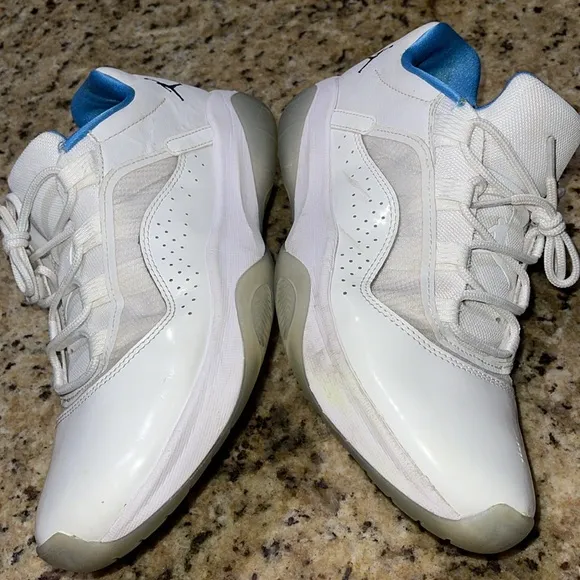 Jordan 11 CMFT Low Legend Blue