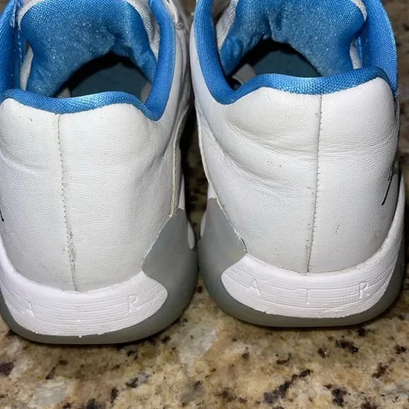 Jordan 11 CMFT Low Legend Blue