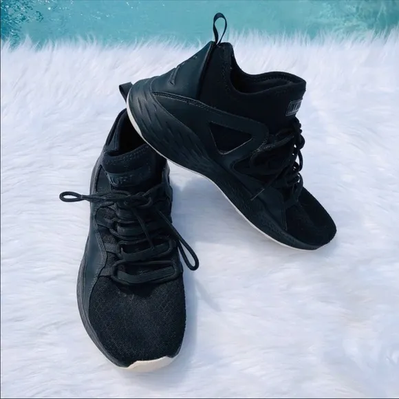 Jordan Retro Sneaker Men’s Sz 8