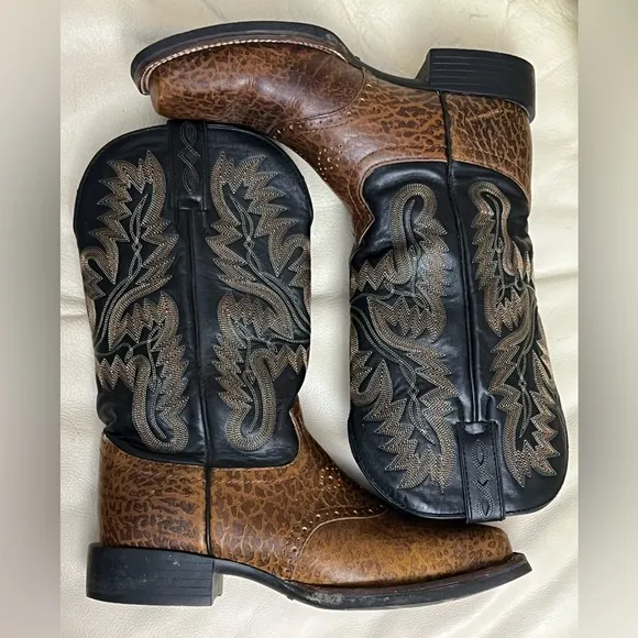 Justin Embroidery Square Toe Cowboy western boots. Men’s Size 7.5 B