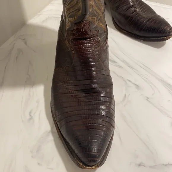 Justin men’s cowboy boots size 10