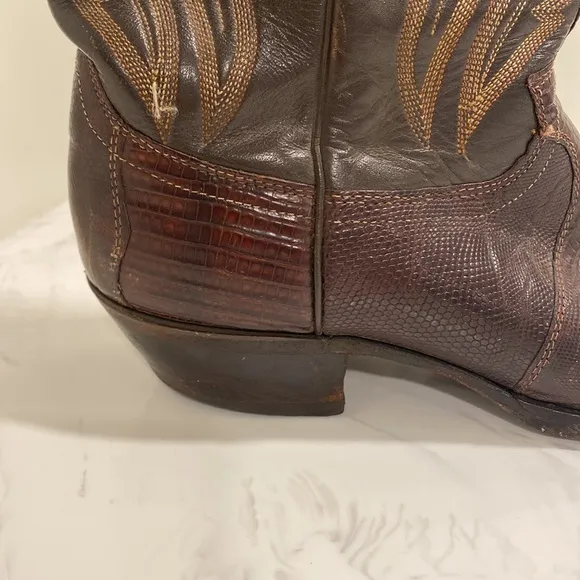 Justin men’s cowboy boots size 10