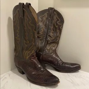 Justin men’s cowboy boots size 10