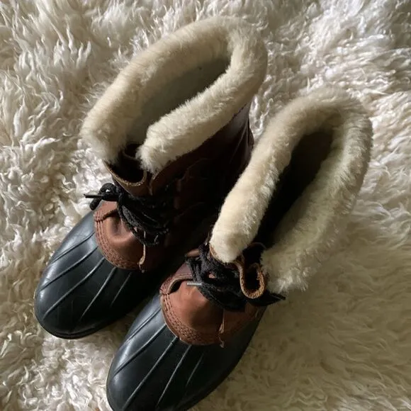 Kamik Everest wool lined winter duck boots leather shafts Canada made women’s 11