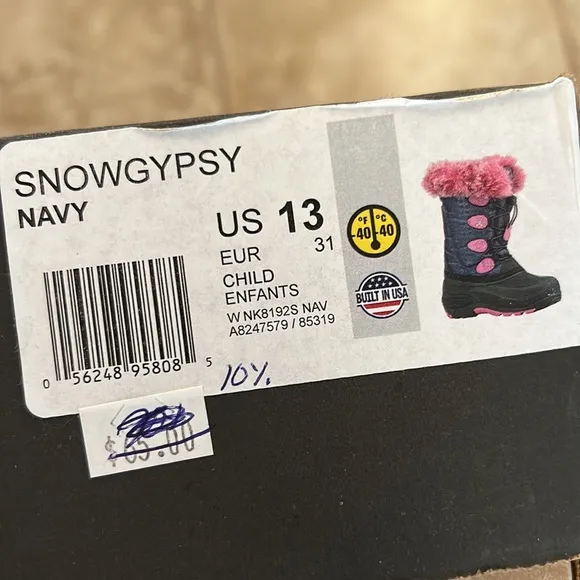 Kamik girl snow boots size 13