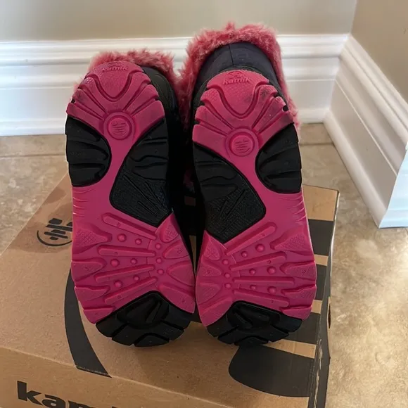 Kamik girl snow boots size 13