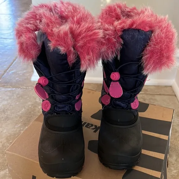 Kamik girl snow boots size 13
