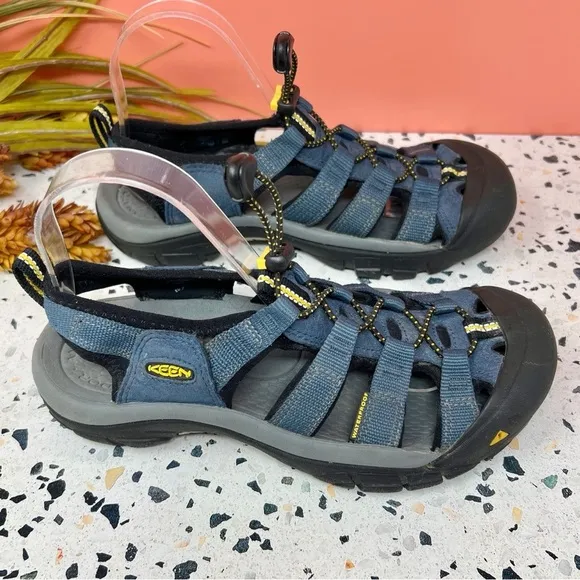 KEEN Fisherman Navy Wateproof Hiking Women’s Performance Shoes Sz 8.5