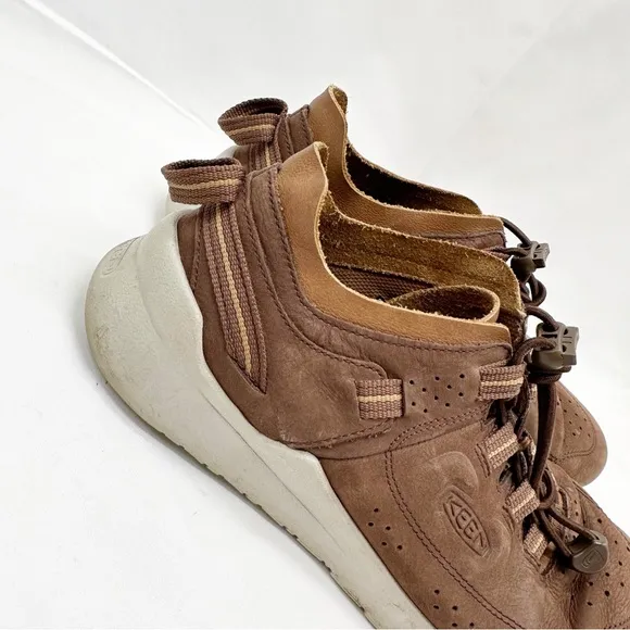 Keen Highland Men’s waterproof shoes chestnut brown hiking size 7.5