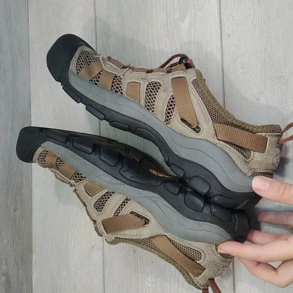 Keen Mens Outdoor Hiking Sneakers shoes sz 9