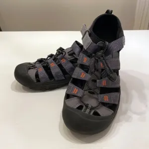 Keen Men's‎ Steel Gray Newport H2 Closed Toe Water Sandals Shoes US Size 6