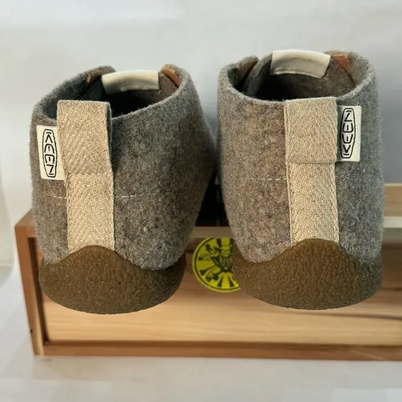 Keen Mosey Wool Chukka Boots Taupe Felt/Birch 1026806 Men’s Size 10.5