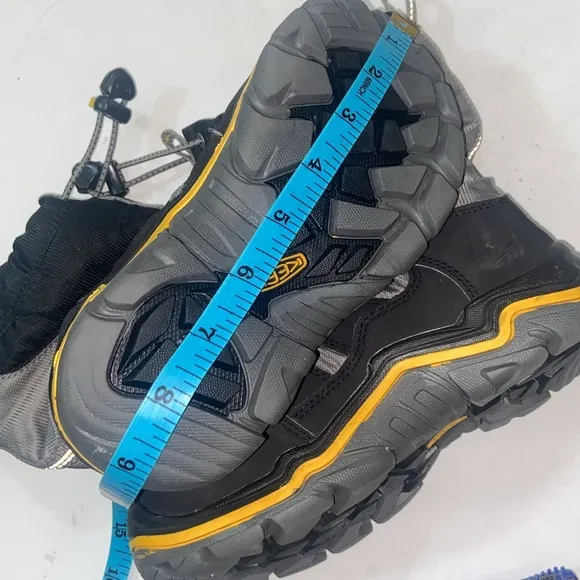 Keen Waterproof Kids Boots Size 1 US Shoes