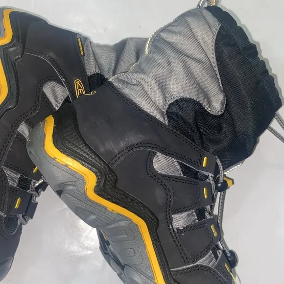 Keen Waterproof Kids Boots Size 1 US Shoes