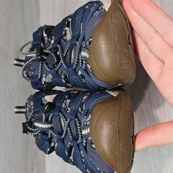 Keen Women's Outdoor Hikinig Fisherman Blue Sandals Shoes Sz 9.5