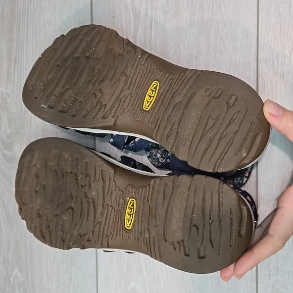 Keen Women's Outdoor Hikinig Fisherman Blue Sandals Shoes Sz 9.5