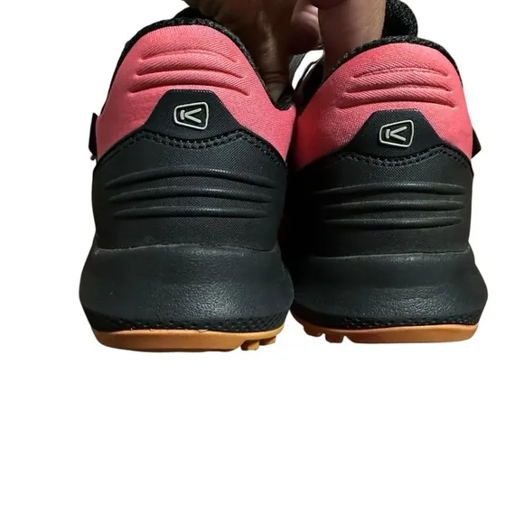 KEEN Women's Tempo Flex Waterproof Hiking Shoes Size 6 Gray Pink Trail Outdoor