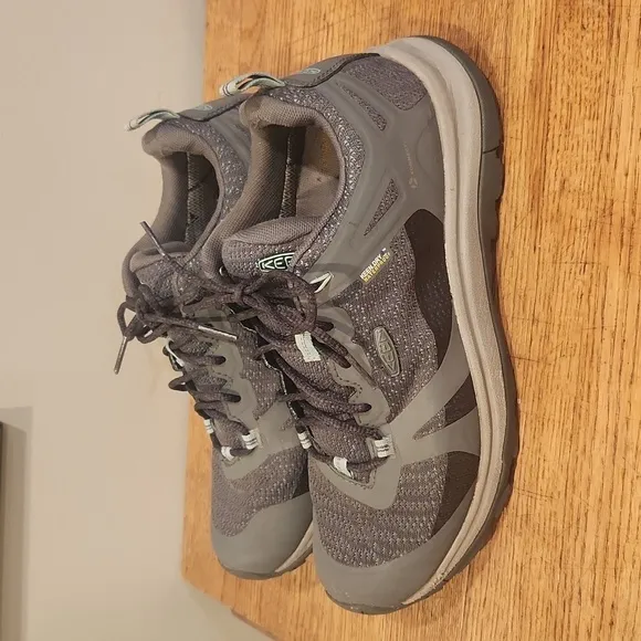 Keen Women’s Terradora II Waterproof Low Height Hiking Shoe Gray Size 8.5