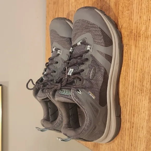 Keen Women’s Terradora II Waterproof Low Height Hiking Shoe Gray Size 8.5