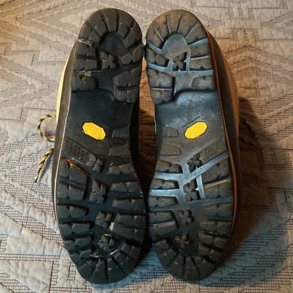La Sportiva mountaineering boots - men’s size 43 / 10