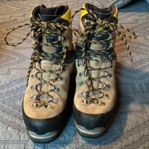 La Sportiva mountaineering boots - men’s size 43 / 10